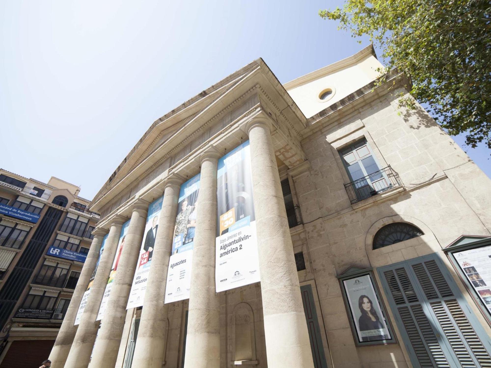Teatro ~ Alicante Buitenkant foto
